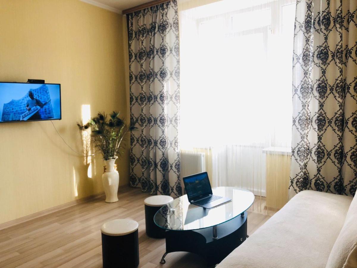 Apartment In The Center Tcherkassy Extérieur photo